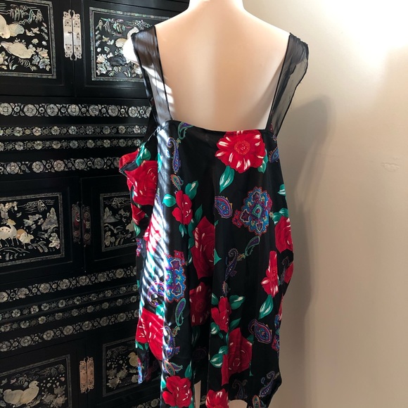 Plus sized vintage Nightgown - Picture 4 of 5